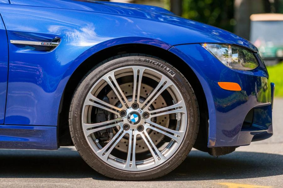 Колеса BMW M3 Coupe (E92) 2009 года  (фото 23 из 69)